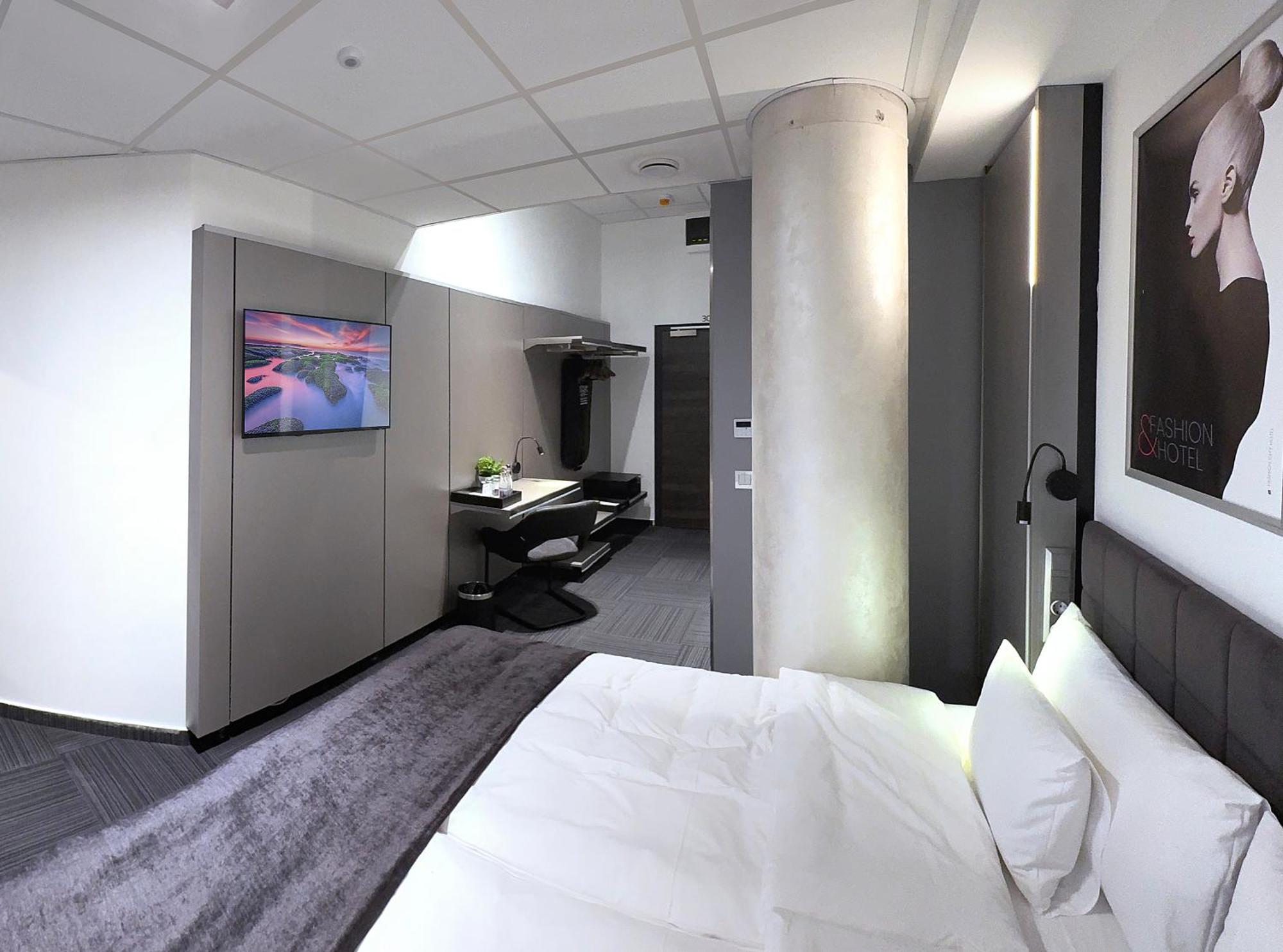 Fashion City Hotel Superior Budapest Exterior foto