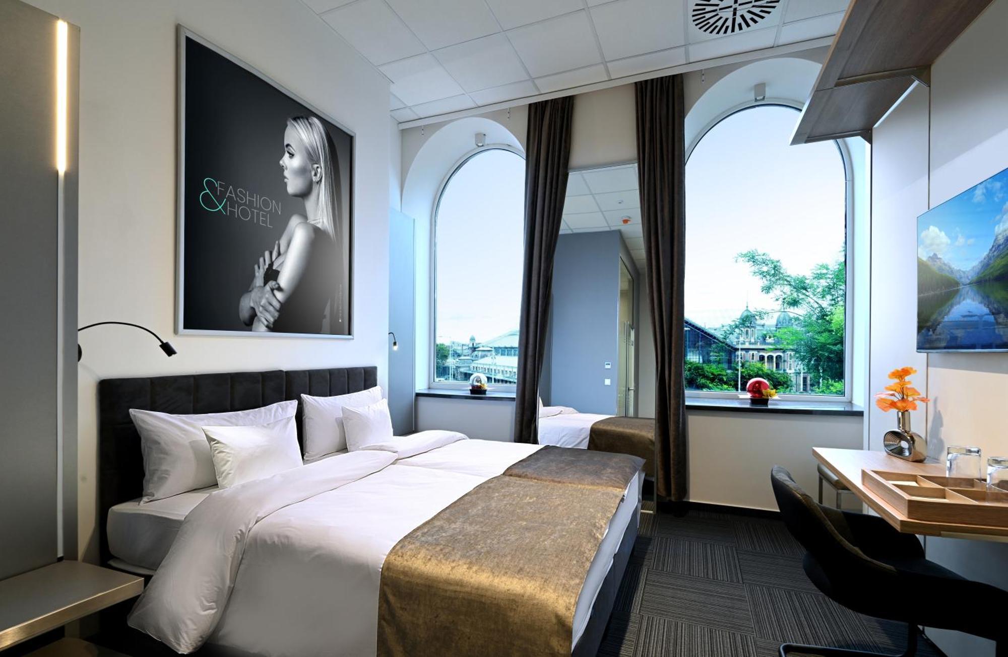 Fashion City Hotel Superior Budapest Exterior foto